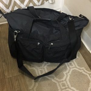 Men’s black lulu lemon weekend duffle bag
